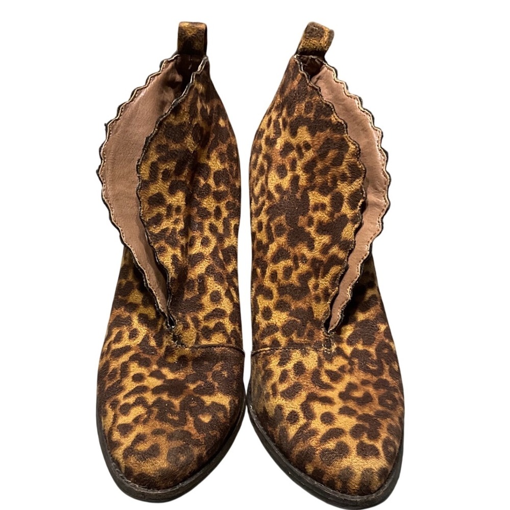 Coconuts by Matisse Adalyn Booties Women 7.5 Leopard Print Scalloped V-Cut Brown